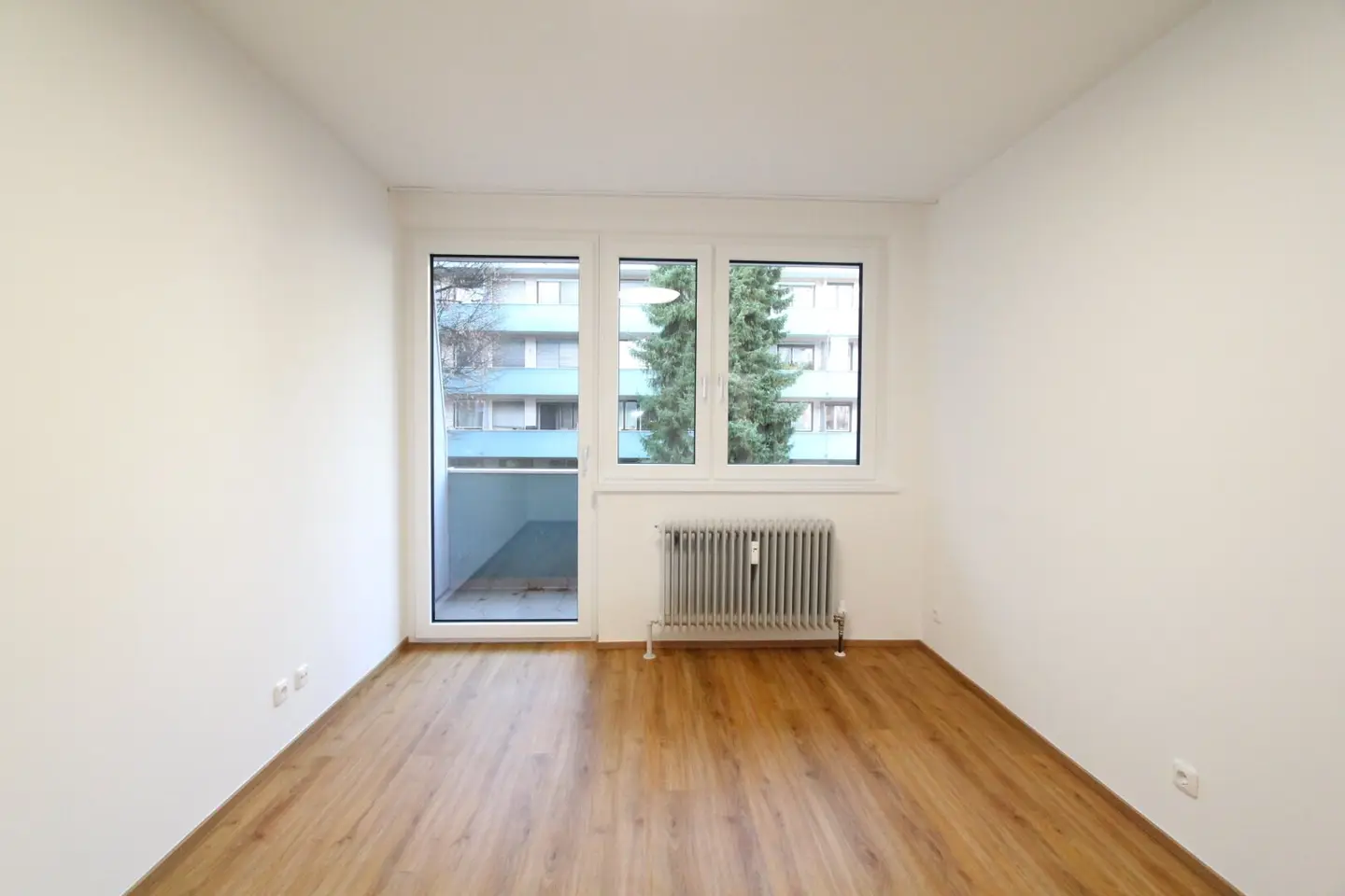 Compact Garçonnière with Balcony | Near LKH &amp; Aiglhof