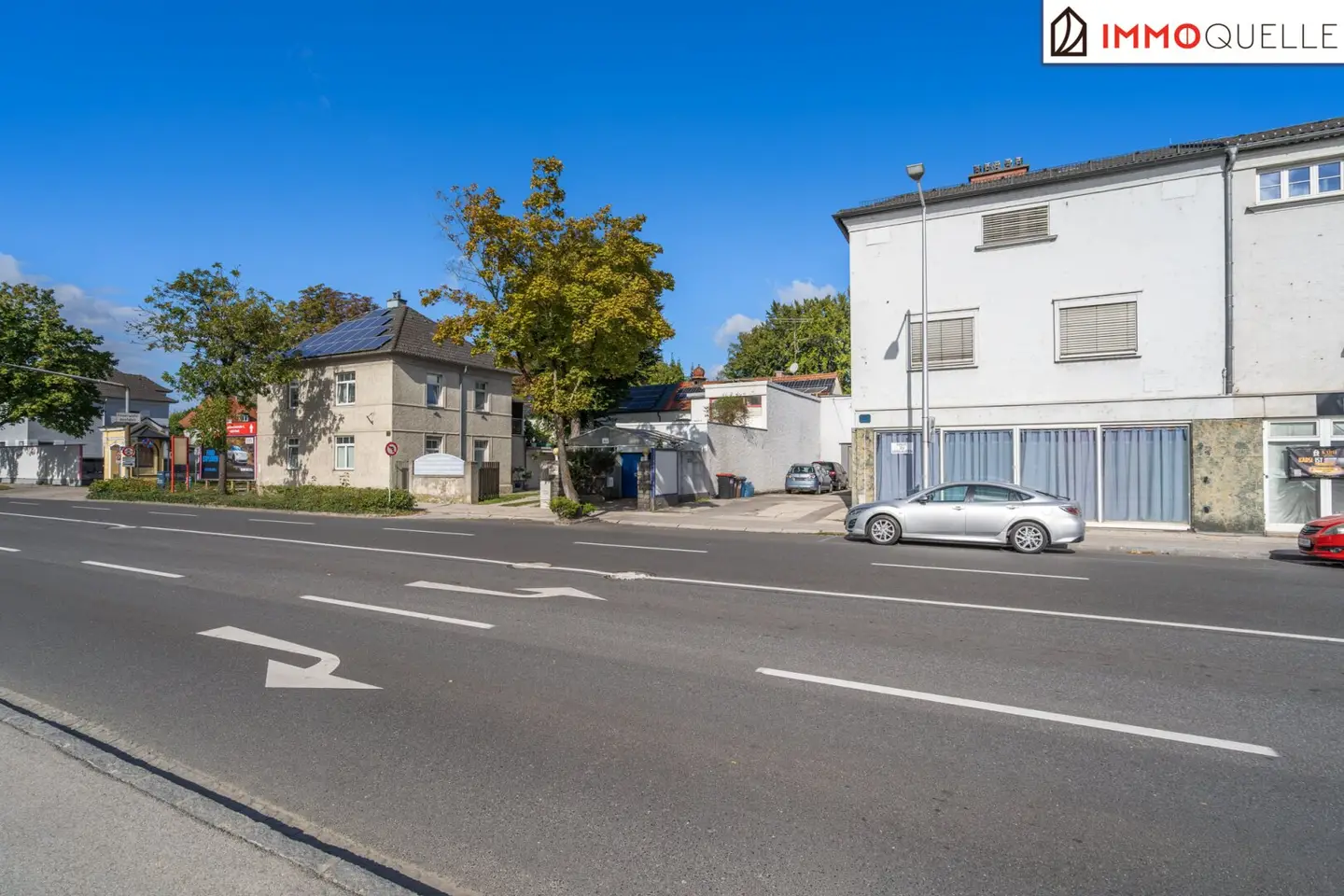Wo Wohnen und Arbeiten zusammenfinden - Vielseitiges Wohn- und Geschäftshaus mit großzügiger Terrasse, Werkstatt, Garage und flexiblen Nutzungsmöglichkeiten in Wels