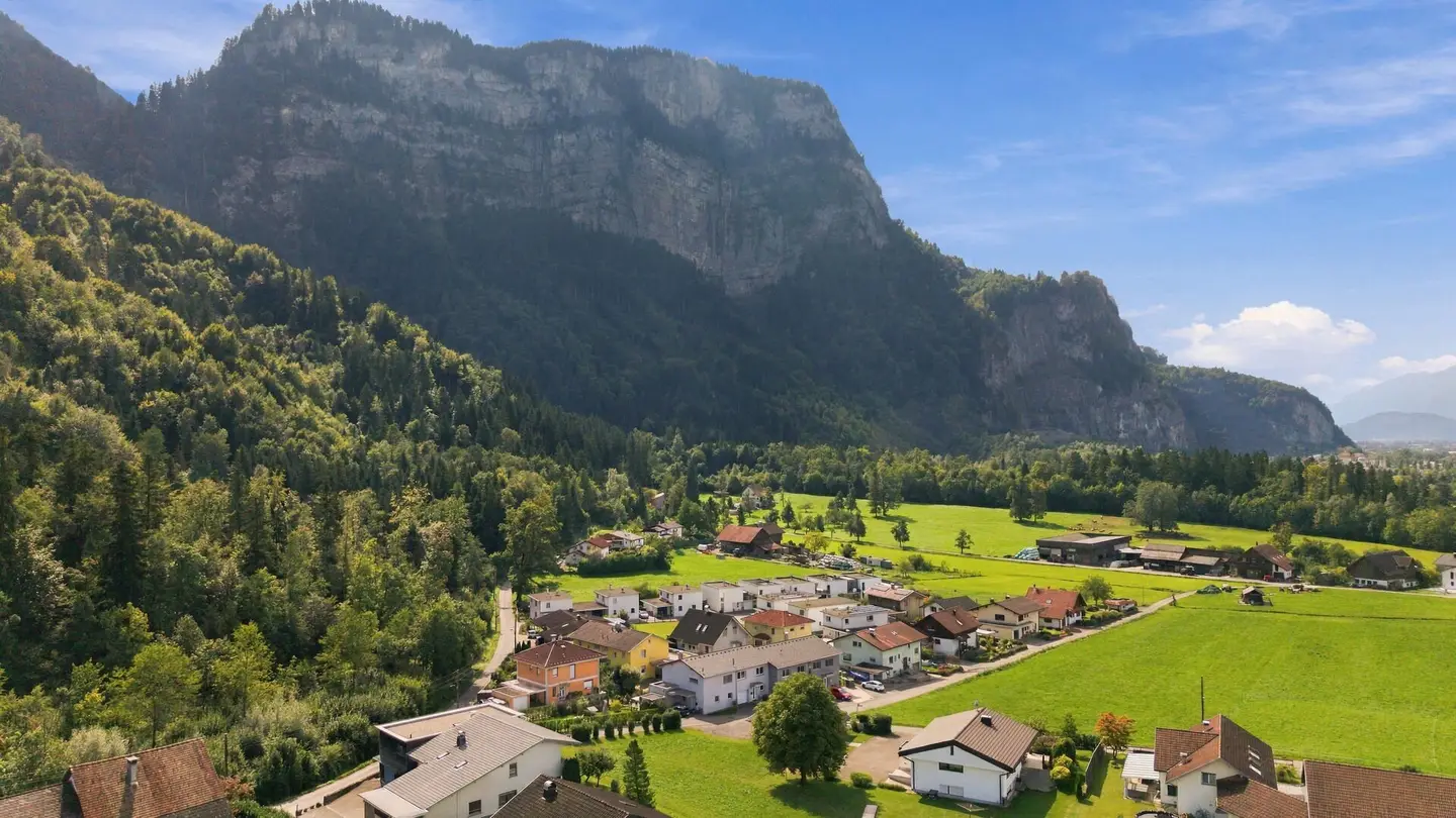 Dornbirn: Modern 4-room terraced house in solid construction, year of construction 2020, with garden, terrace and garage