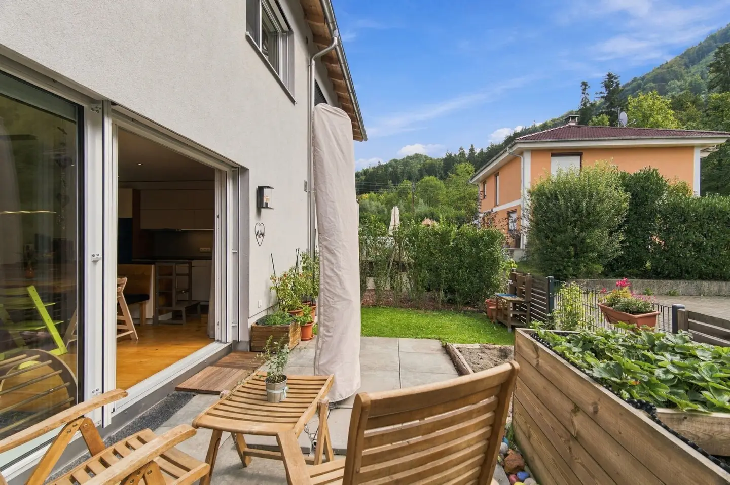 Dornbirn: Modern 4-room terraced house in solid construction, year of construction 2020, with garden, terrace and garage