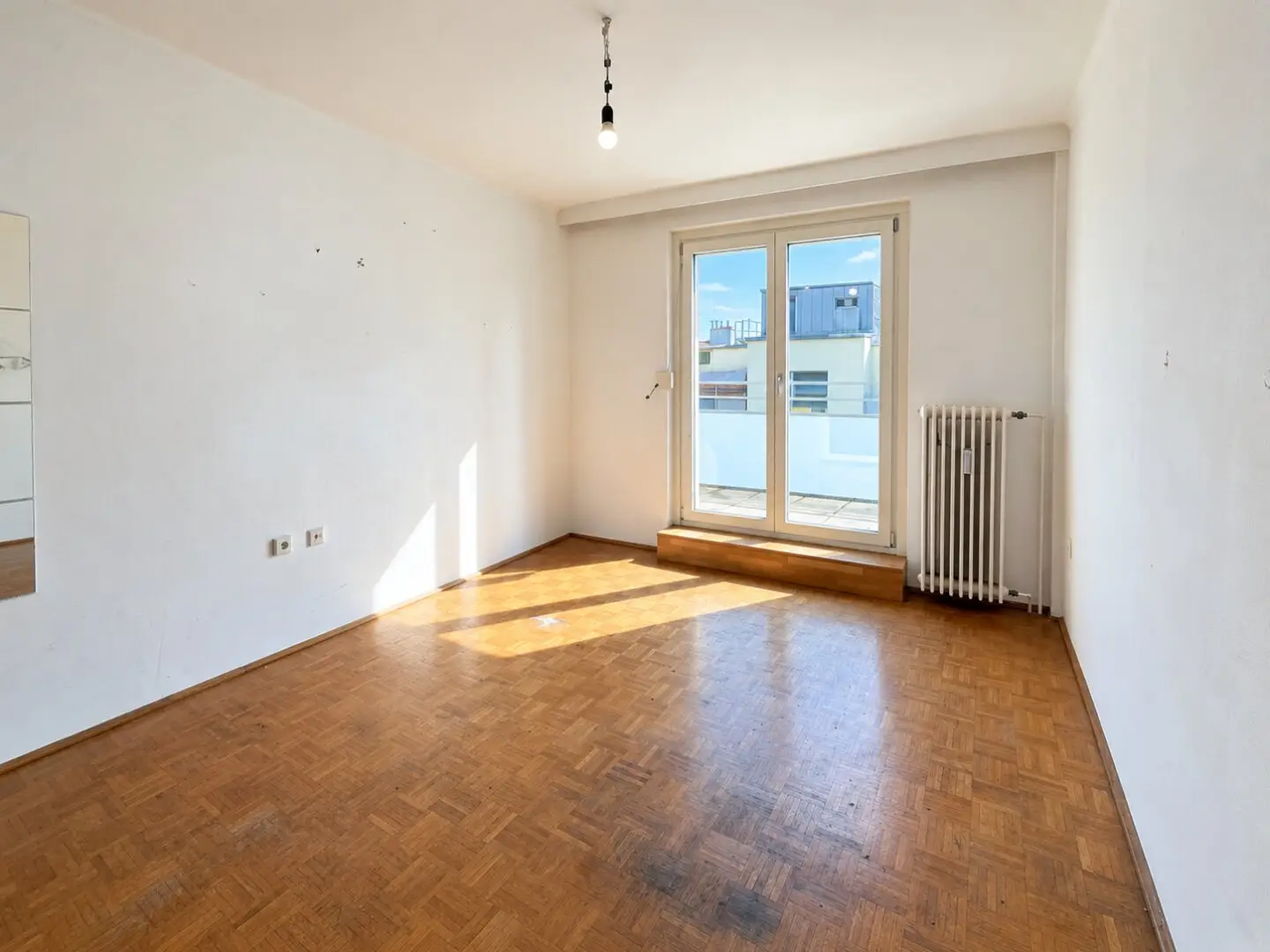 SPACIOUS LIVING, ALMOST LIKE NEW | 5 rooms | approx. 128 m² living area | 2 balconies | parking space