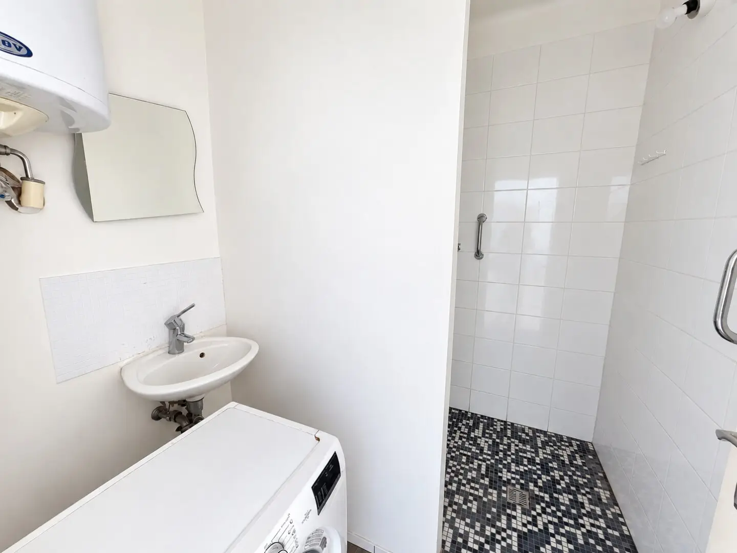 SPACIOUS LIVING, ALMOST LIKE NEW | 5 rooms | approx. 128 m² living area | 2 balconies | parking space
