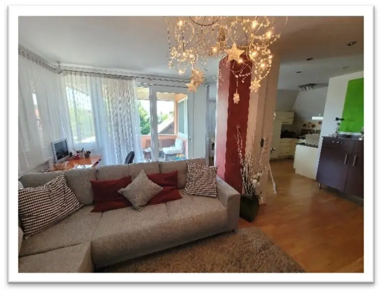 Dreamlike, fully furnished attic apartment in prime location