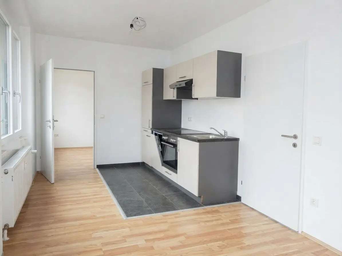 Beautiful 2-room apartment with ideal public transport connection right by U4