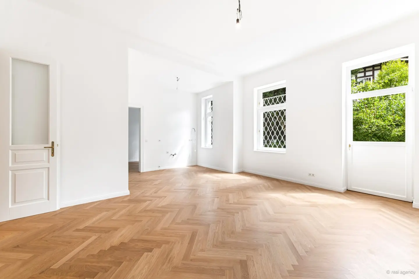 High-quality 3-room apartment with garden and veranda in 1130 Vienna for sale