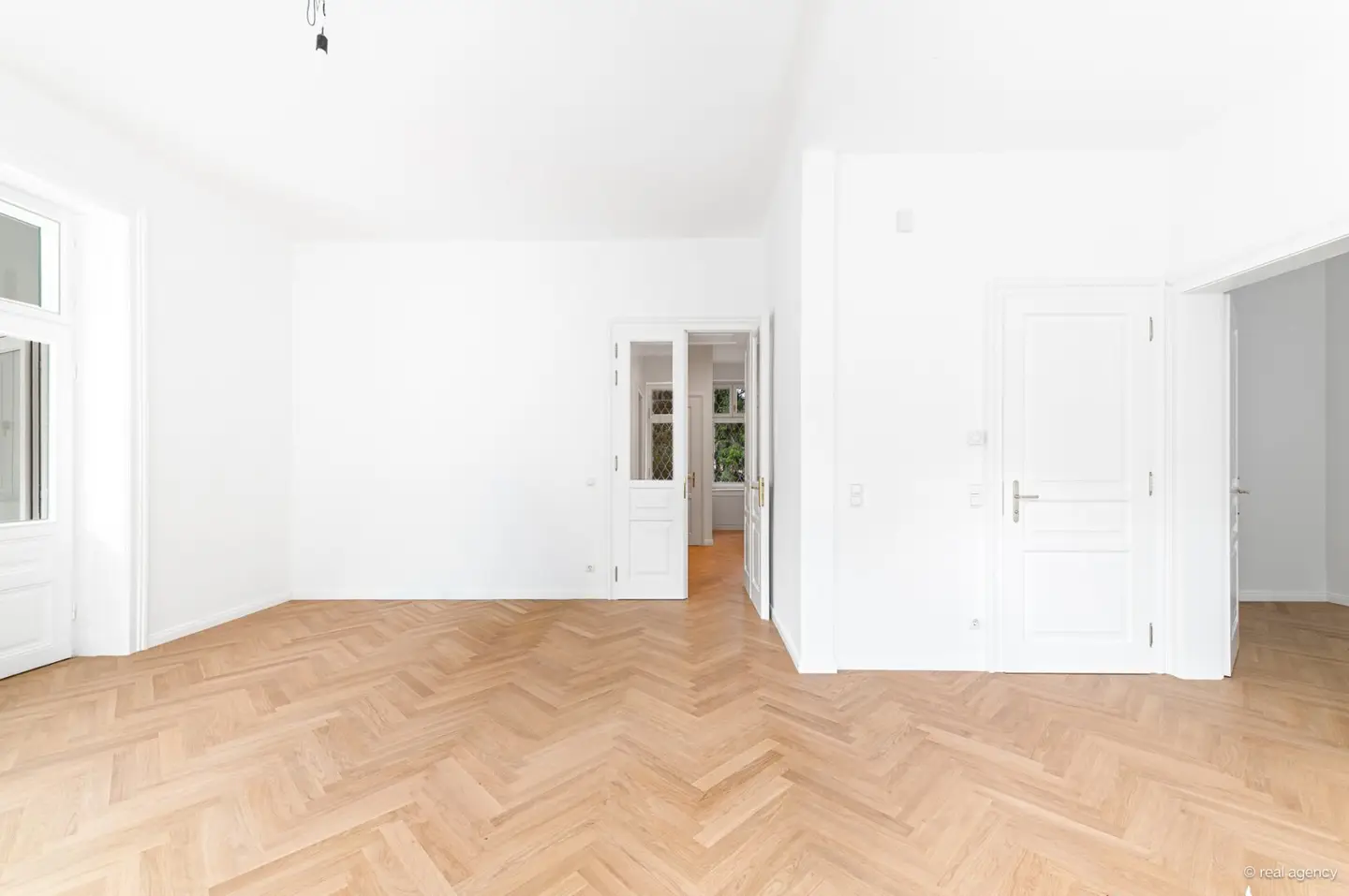 High-quality 3-room apartment with garden and veranda in 1130 Vienna for sale