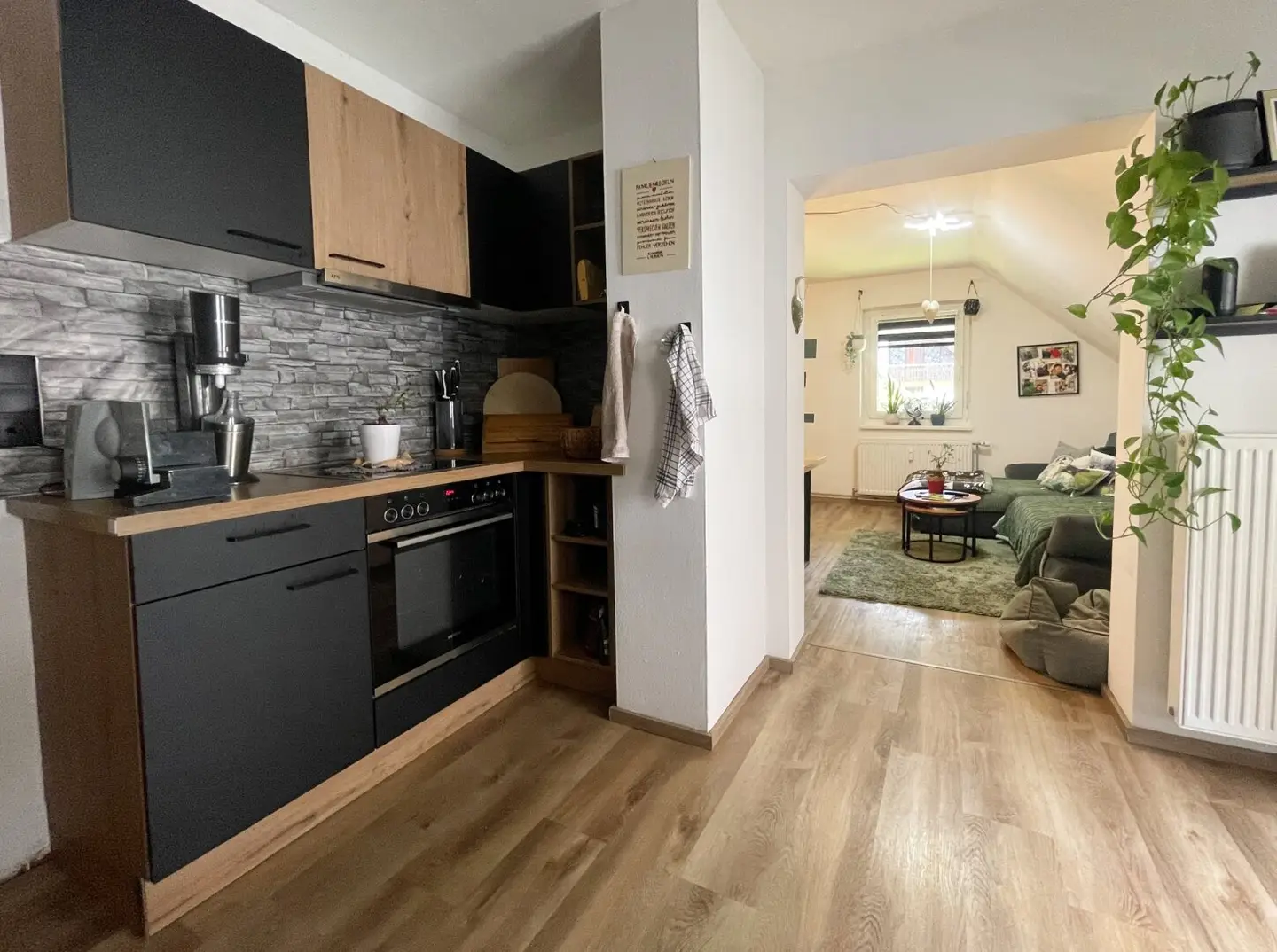 Nicely renovated 3-room condominium with loggia, garage and cellar in a quiet residential area of Treffen