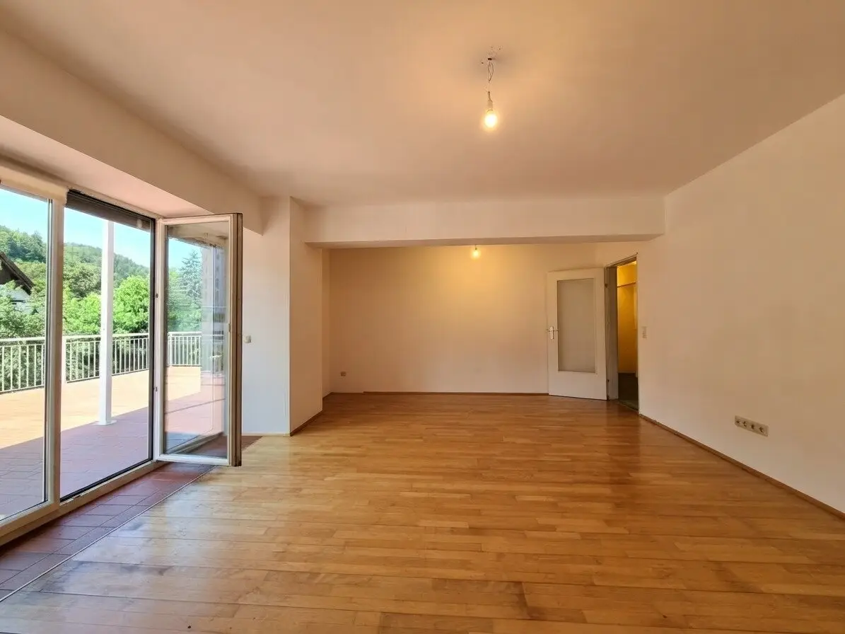 3 Zimmer, Terrasse & Parkplatz | 1. OG mit Lift | Sofortbezug