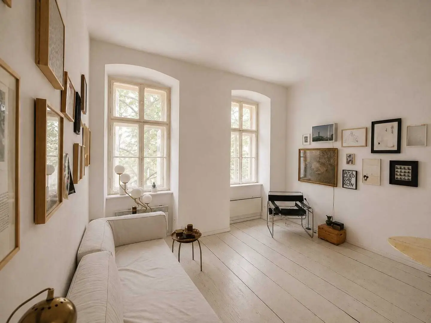 Lovingly renovated 38 m² old building apartment with view into greened courtyard