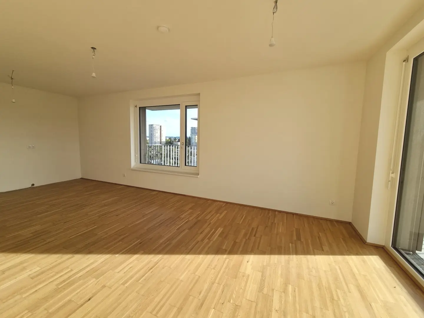 Commission free Wohnung with balcony and green view