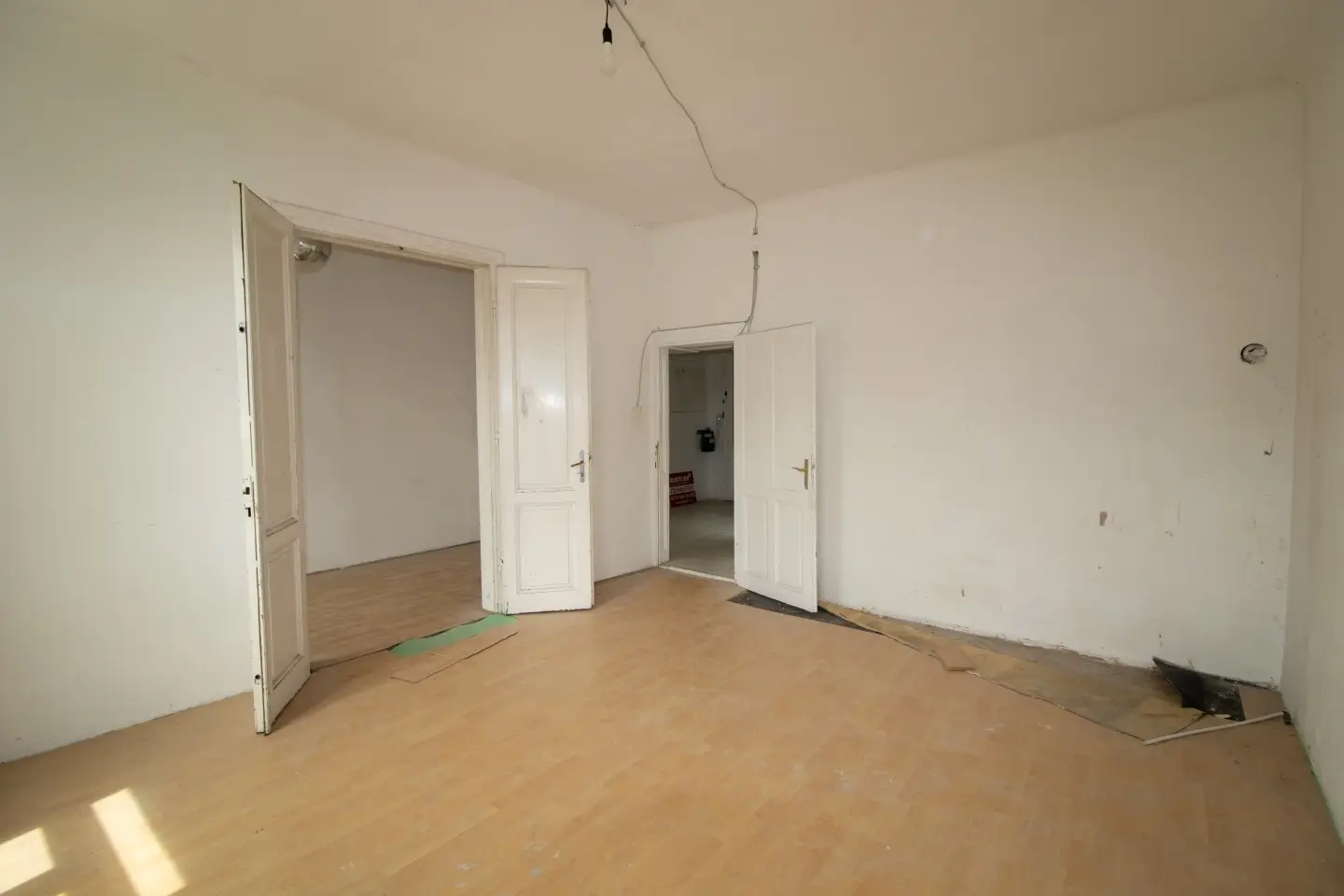Renovation opportunity Wohnung with cellar