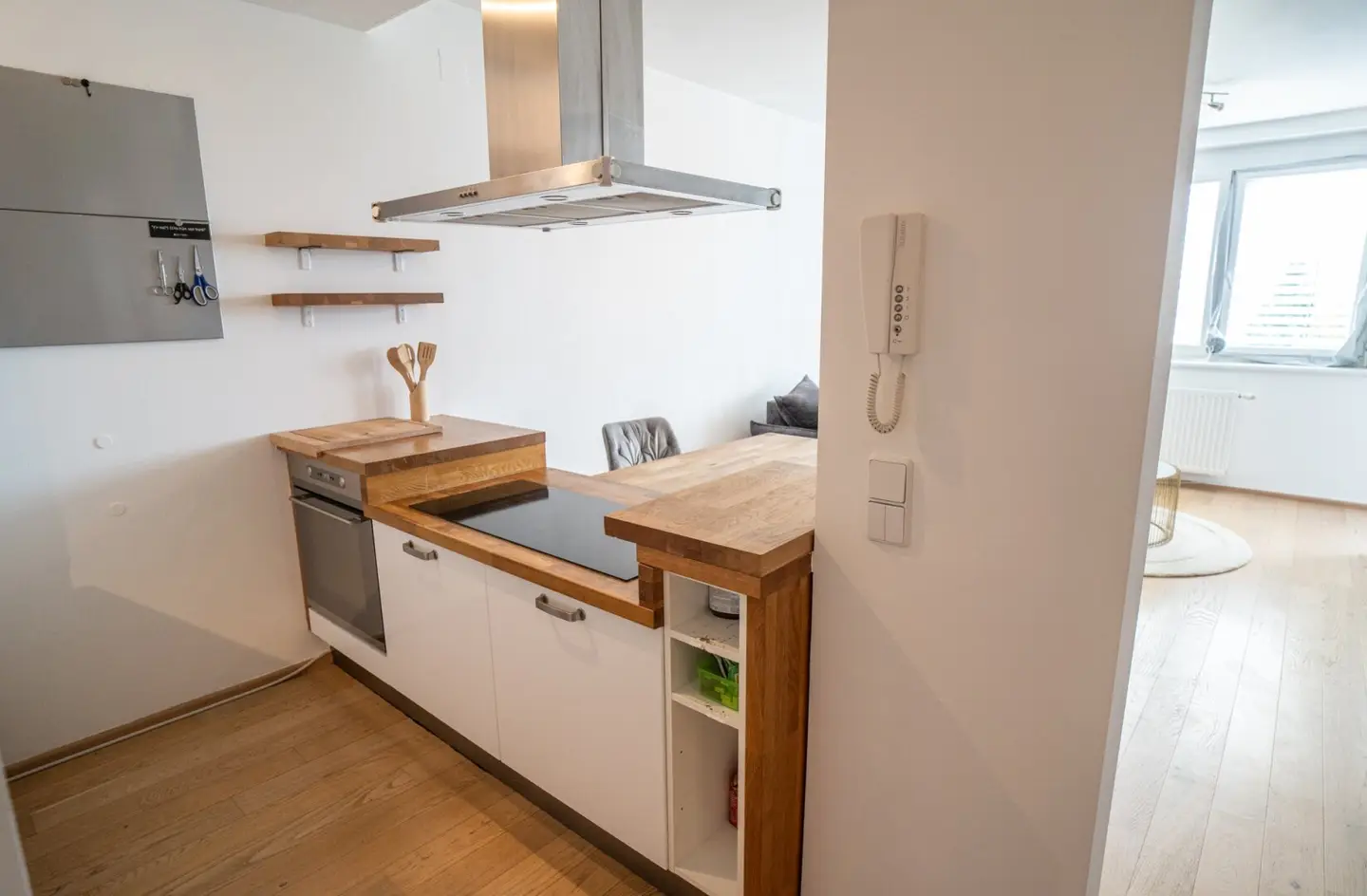 Thoughtful living in the URBANEUM with south balcony and underground parking