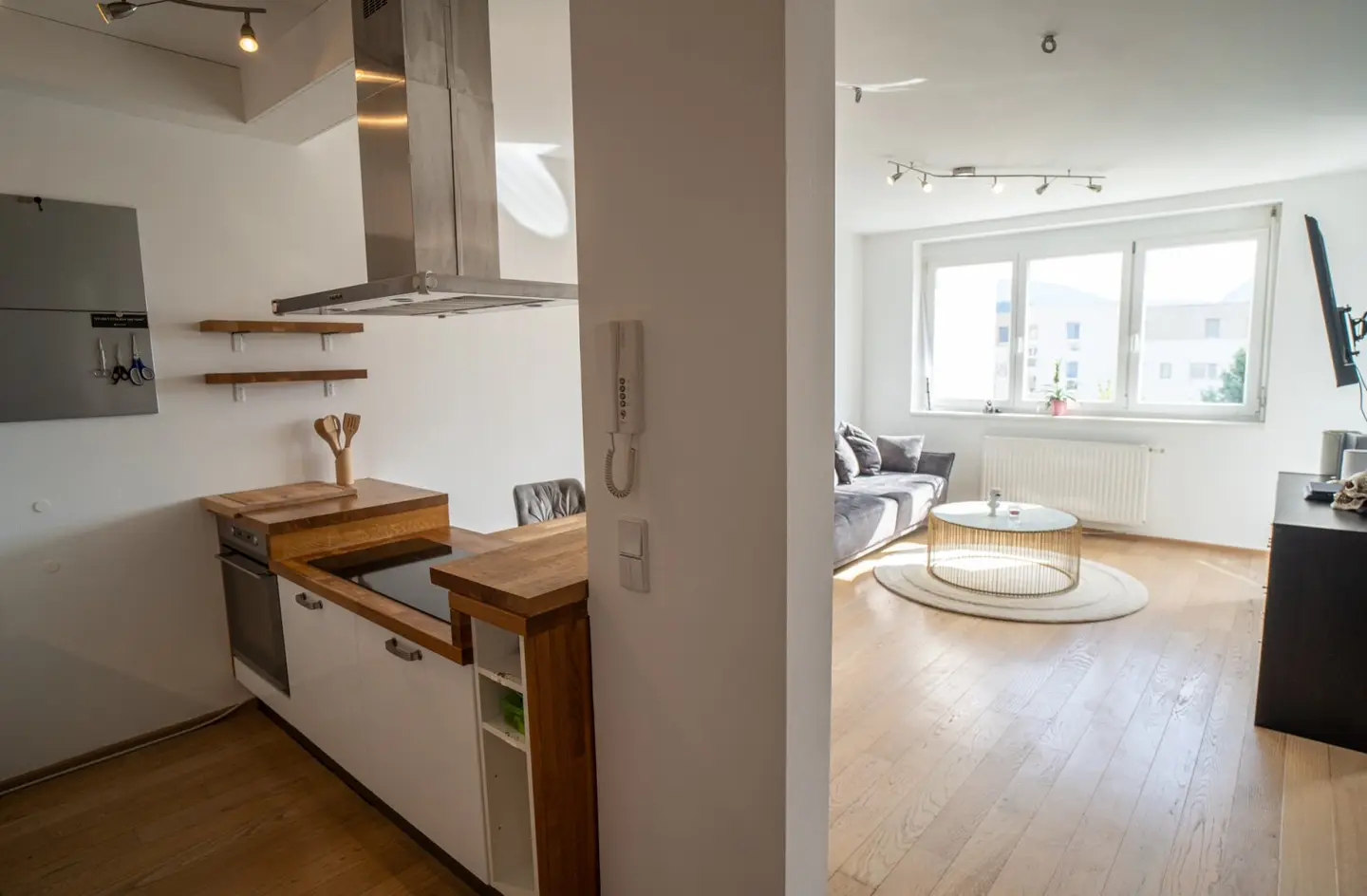 Thoughtful living in the URBANEUM with south balcony and underground parking