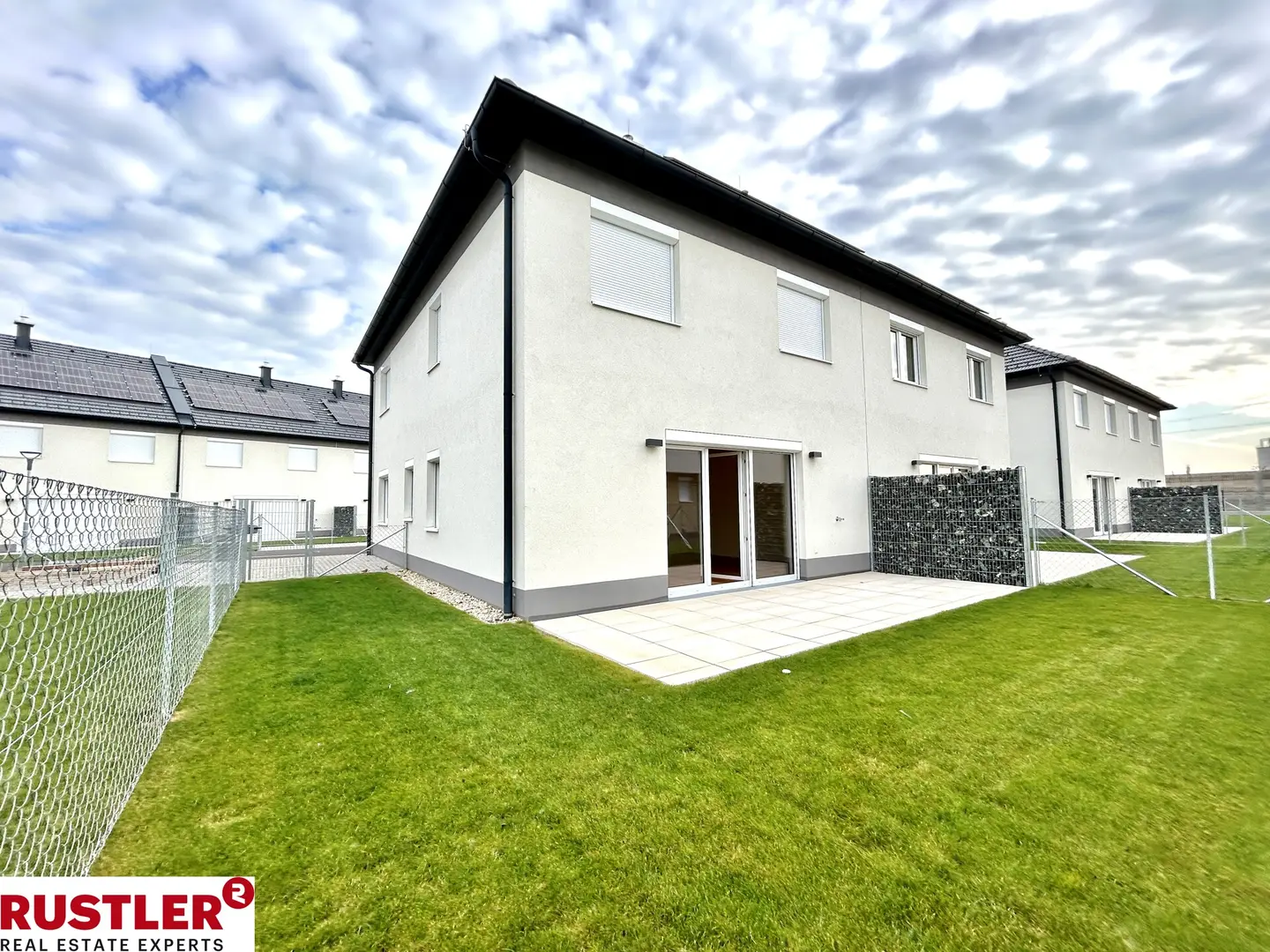 Moderne neubau Wohnung im Grünen energieeffizient