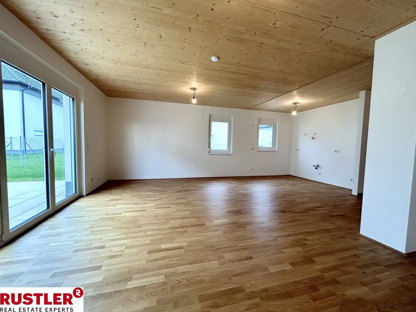 Moderne neubau Wohnung im Grünen energieeffizient