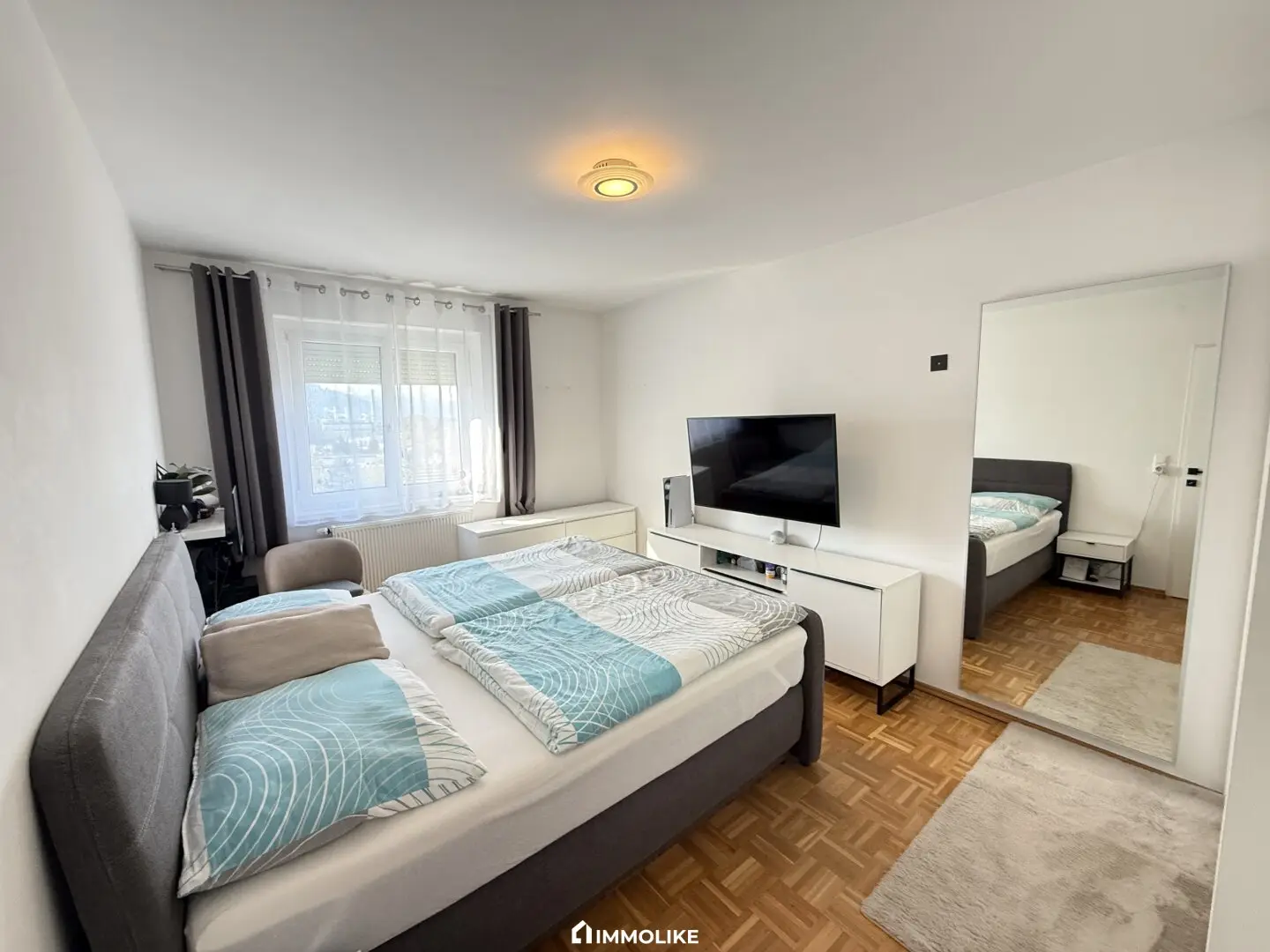 Bright 3.5-room apartment | 6th floor with elevator | south loggia with mountain view | private garage