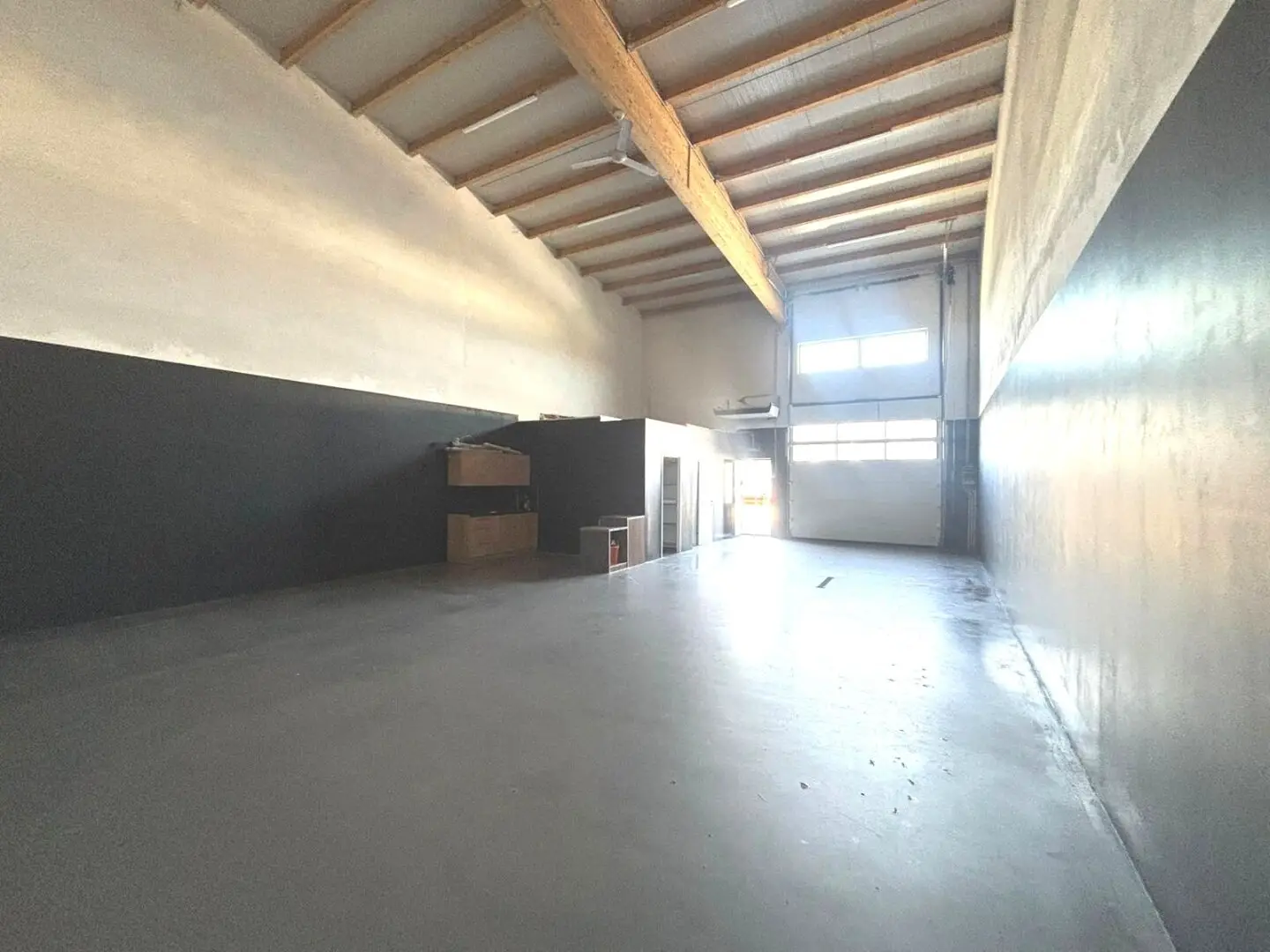 Multipurpose hall in a good location for rent!