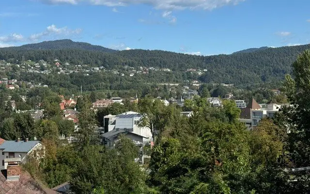Sanierungsbedürftiger Bungalow in 9220 Velden am Wörther See – Ideal für junge Familien und Investoren mit individuellem Gestaltungsspielraum