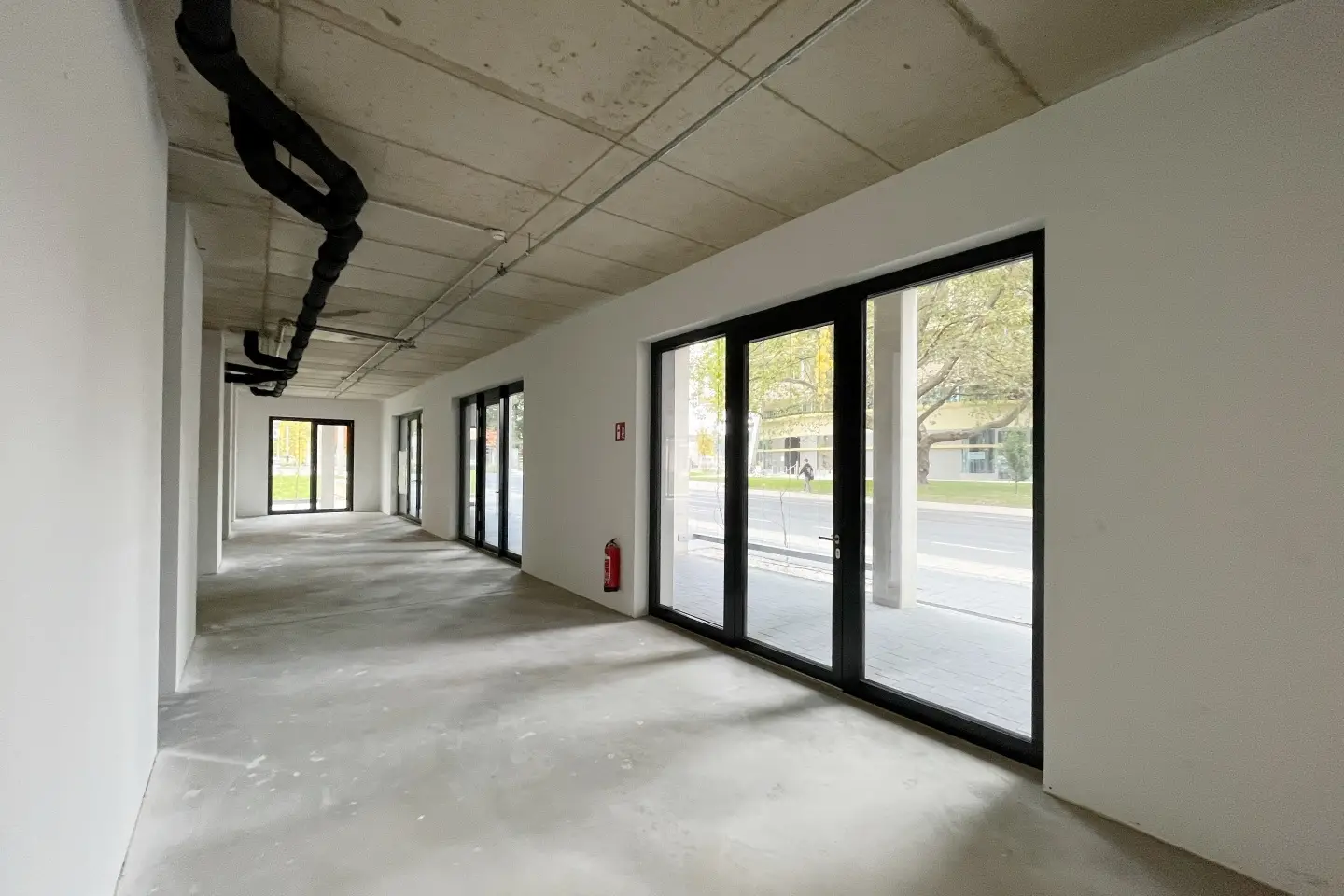 Repräsentative Neubauwohnung im modernen Gebäude