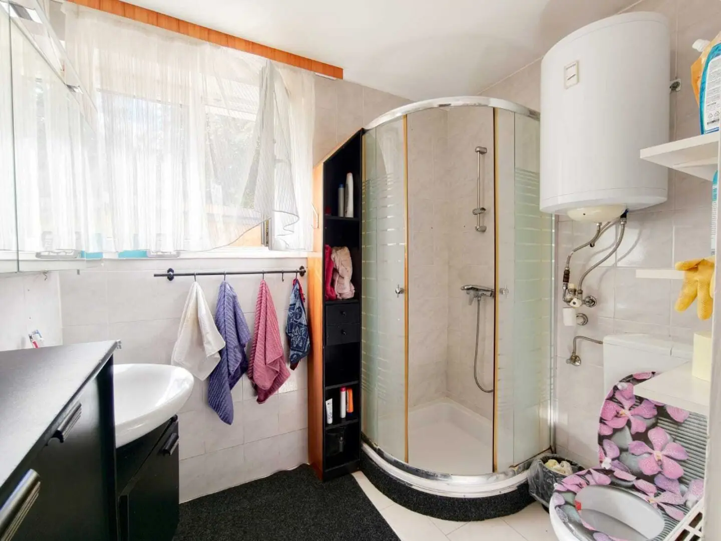 Rented condominium in central location for sale