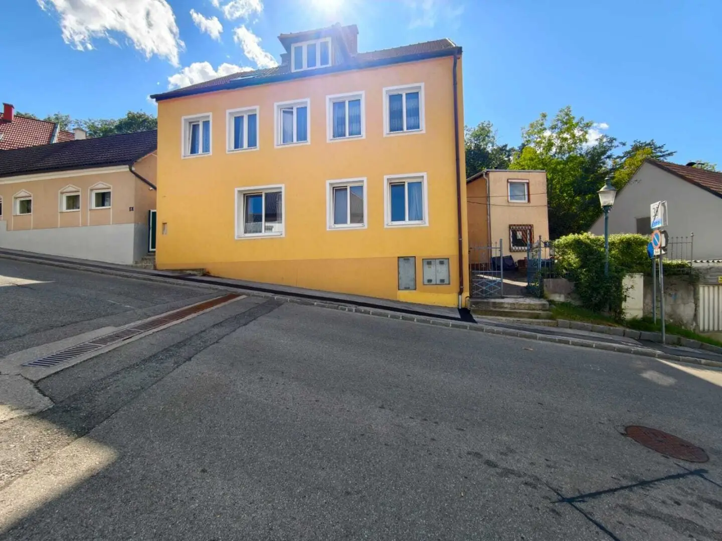 Rented condominium in central location for sale