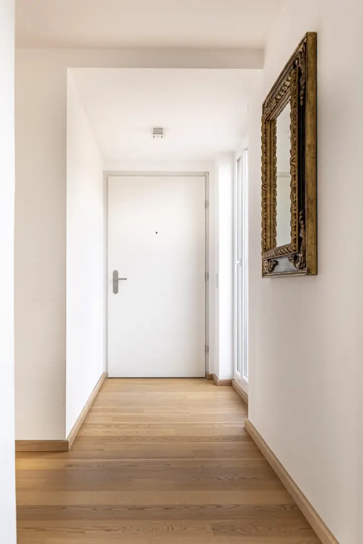 Bright Dachgeschosswohnung with panoramic mountain view and large southwest terrace