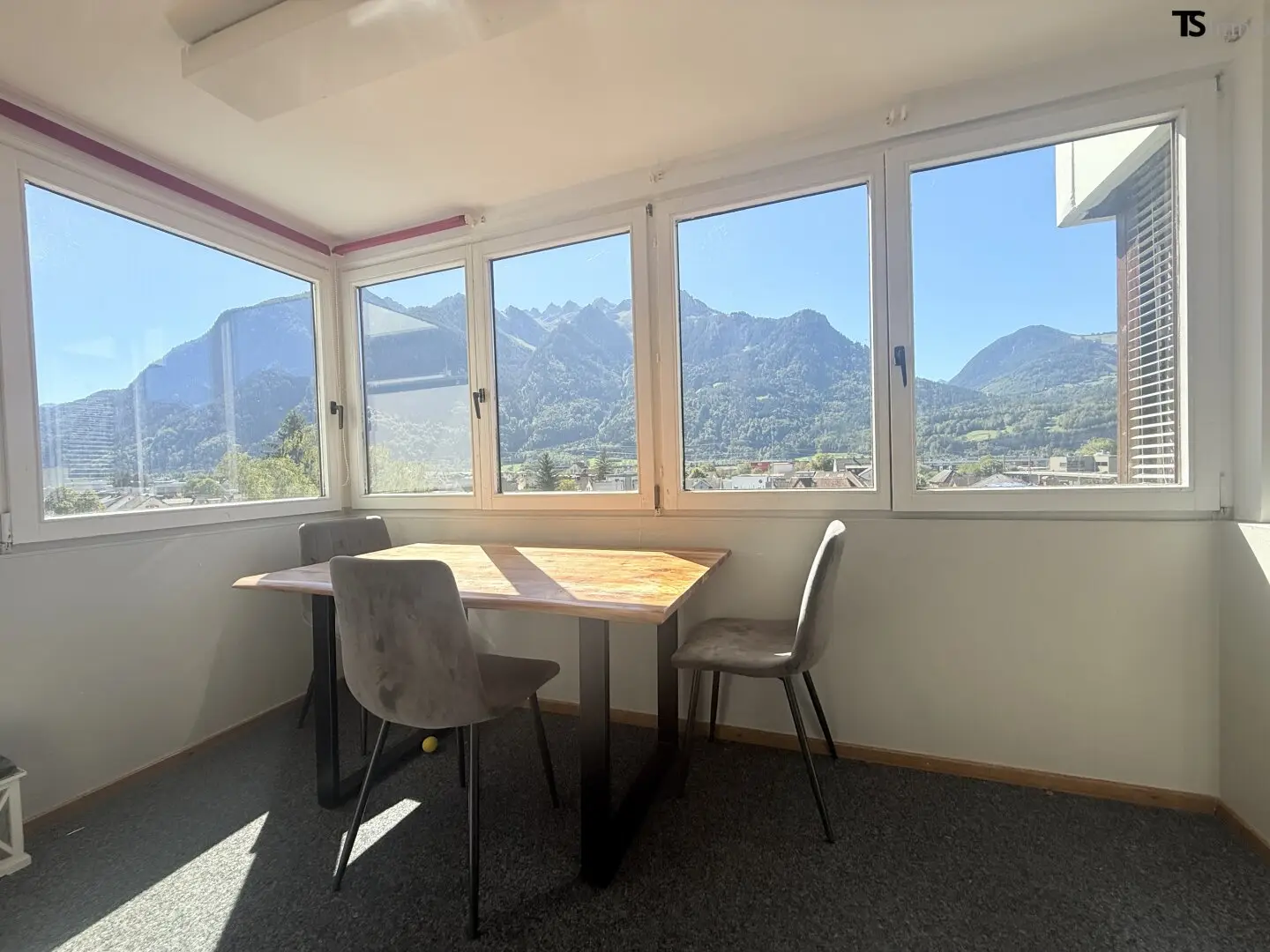 Bludenz: 3.5-room apartment with loggia and magnificent panoramic view, approx. 68 m² with loggia