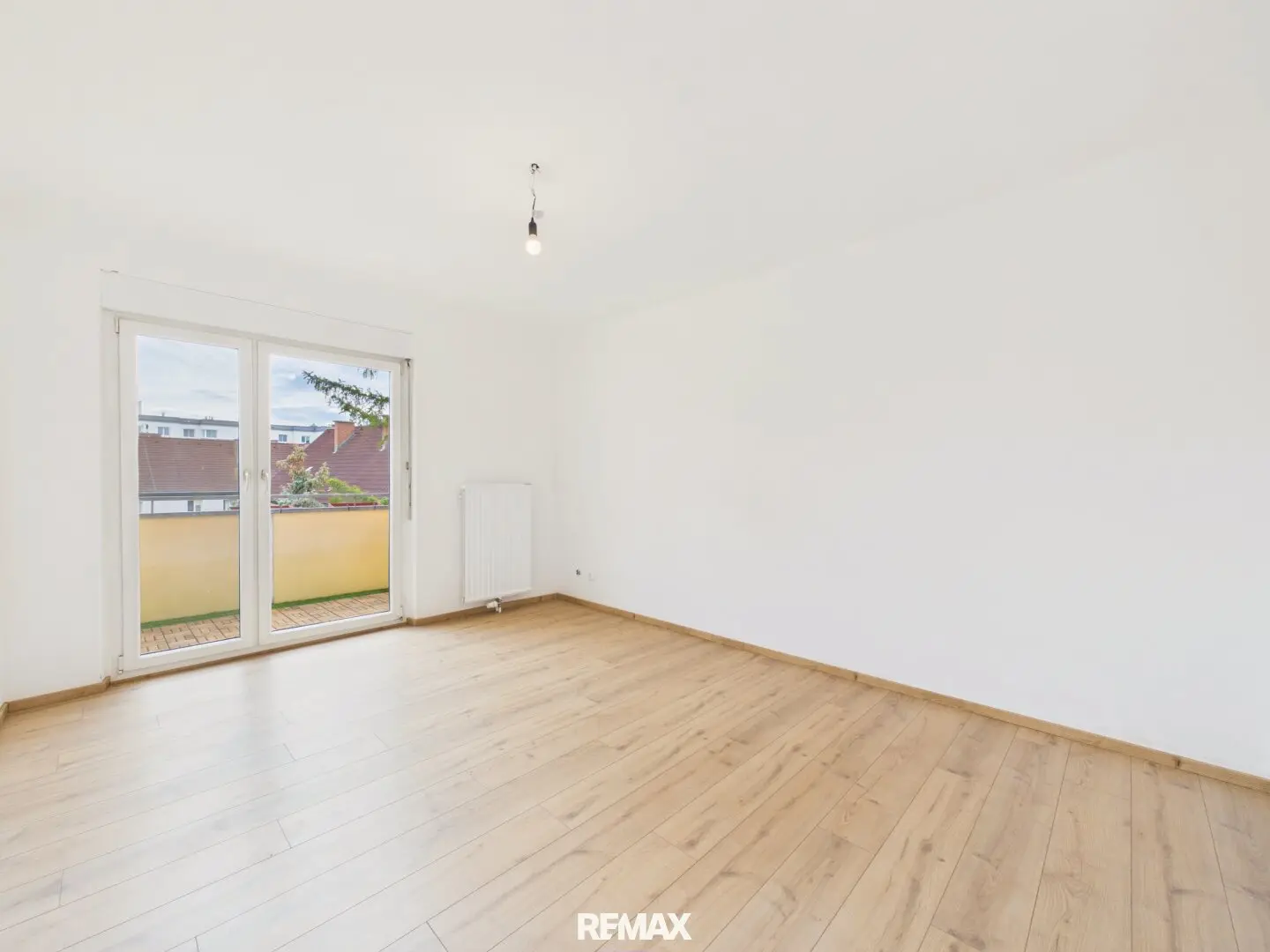 SCHWECHAT | HELLE 2-ZIMMER-WOHNUNG MIT BALKON | 56,41 M² – TOP 5