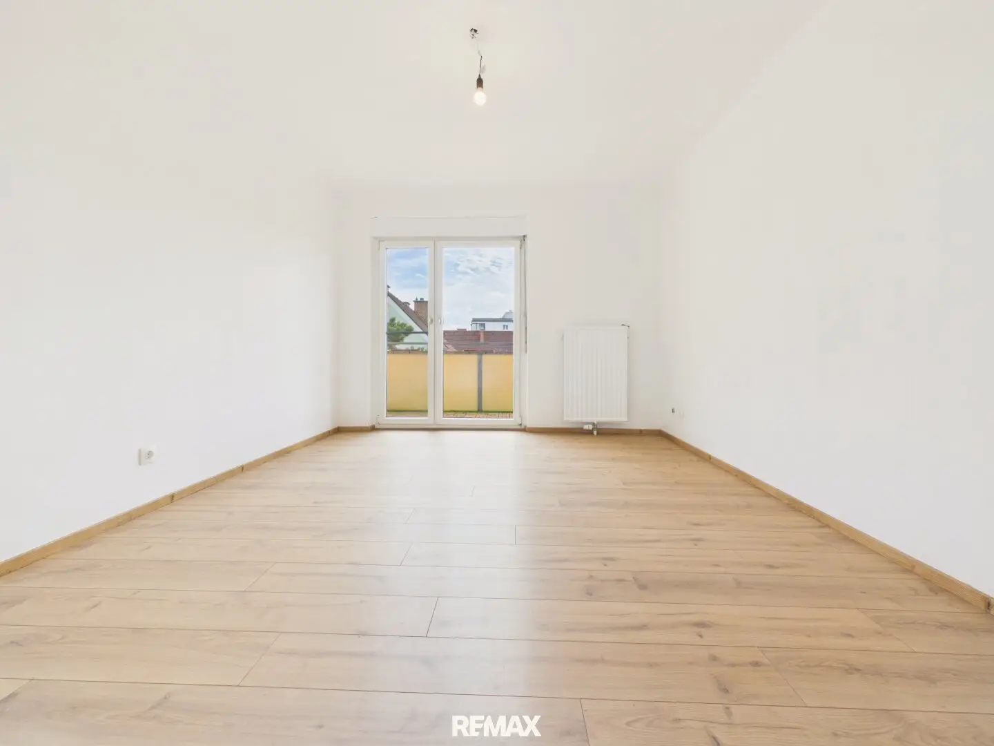 SCHWECHAT | HELLE 2-ZIMMER-WOHNUNG MIT BALKON | 56,41 M² – TOP 5