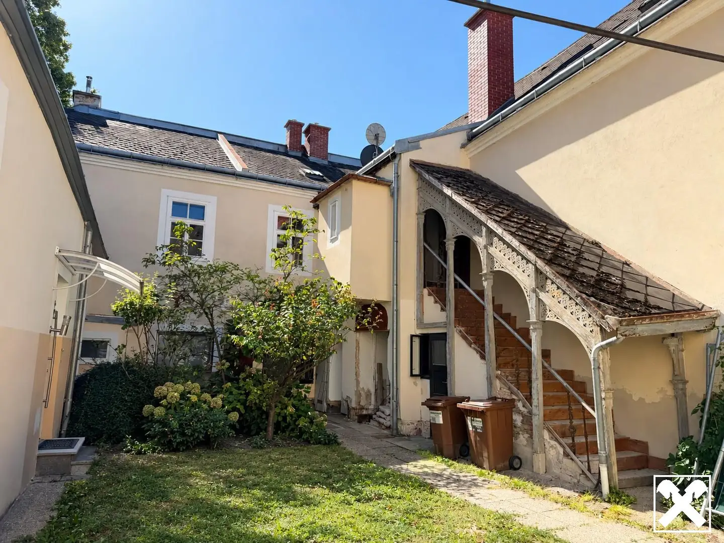 Wohnung in pedestrian zone with approved attic conversion