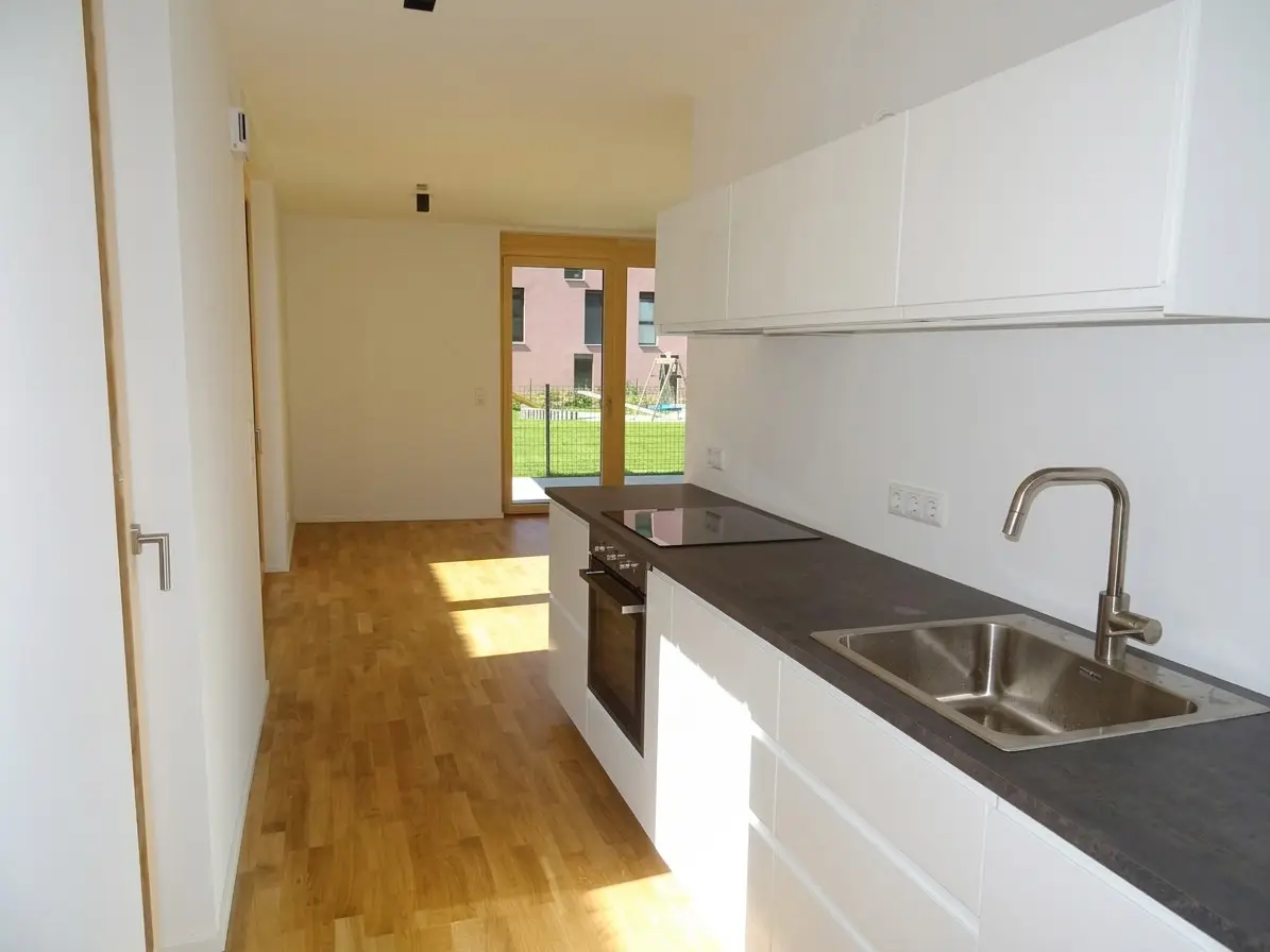 Bright Erdgeschosswohnung with private garden and terrace