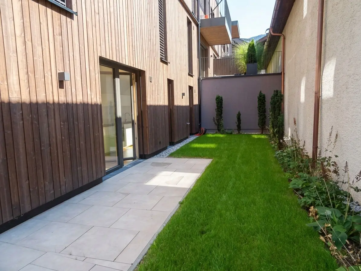 Bright Erdgeschosswohnung with private garden and terrace