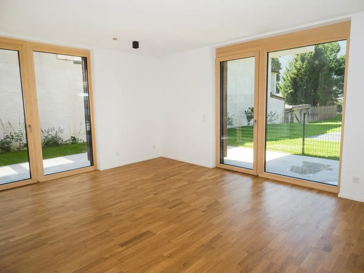 Bright Erdgeschosswohnung with private garden and terrace