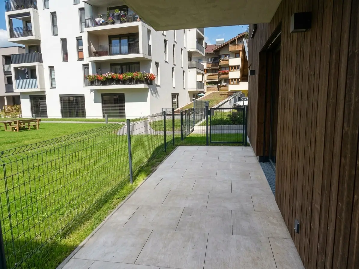 Bright Erdgeschosswohnung with private garden and terrace
