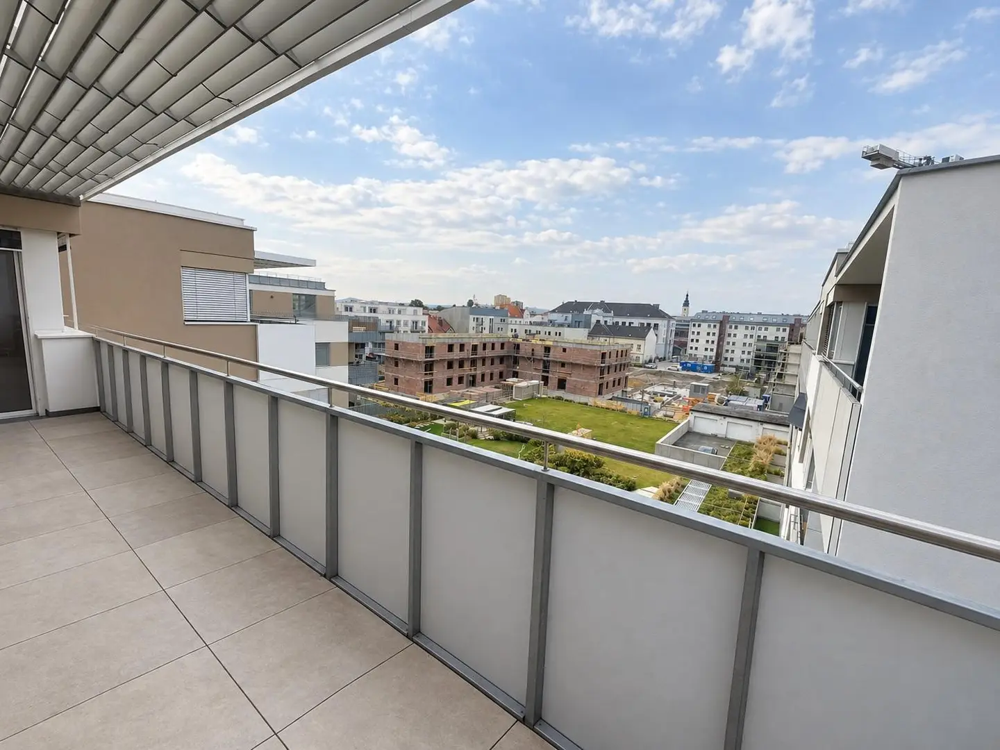 Dachgeschosswohnung mit südseitiger Loggia und hochwertiger Ausstattung