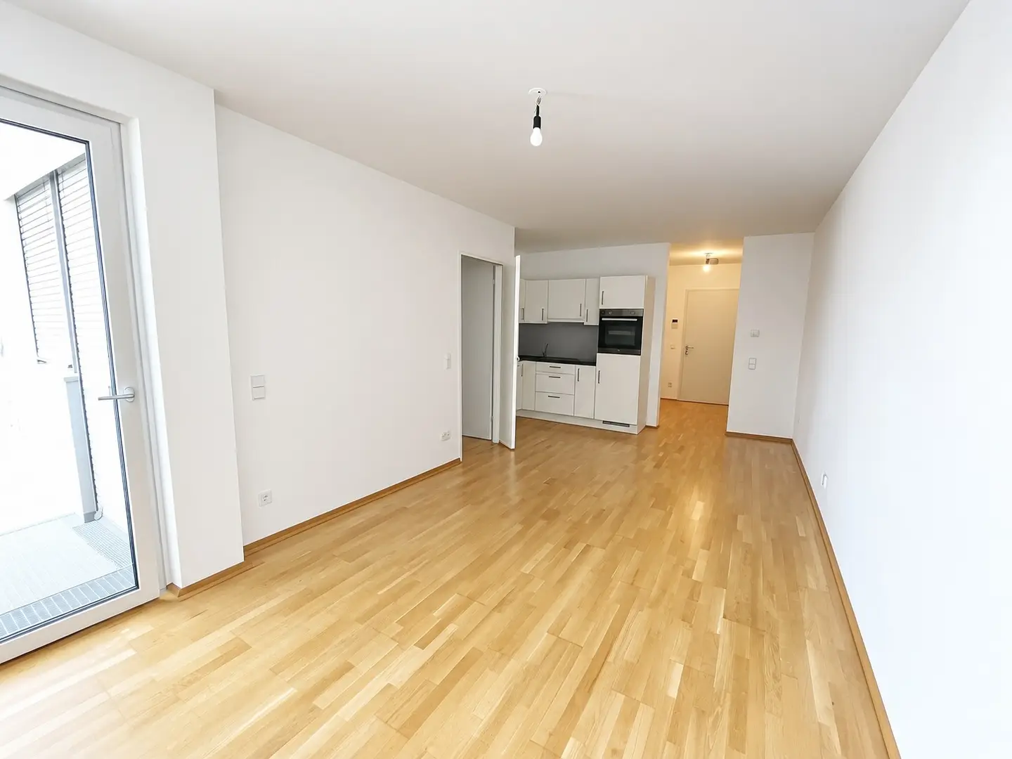 Bright new build apartment with west facing loggia