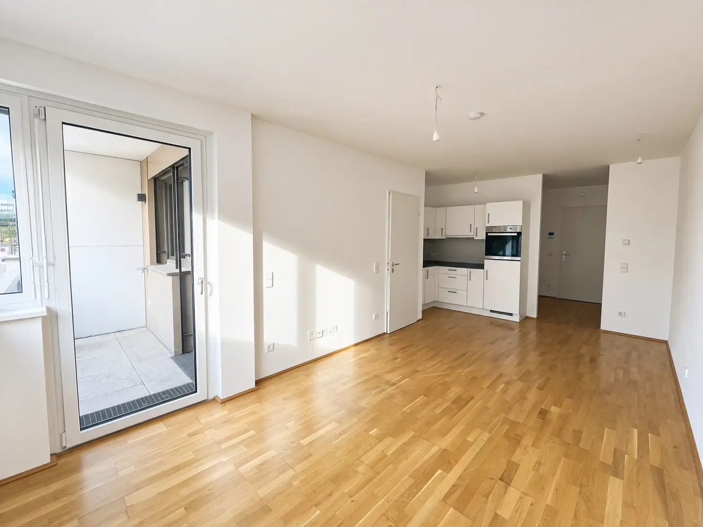 Bright new build apartment with west facing loggia