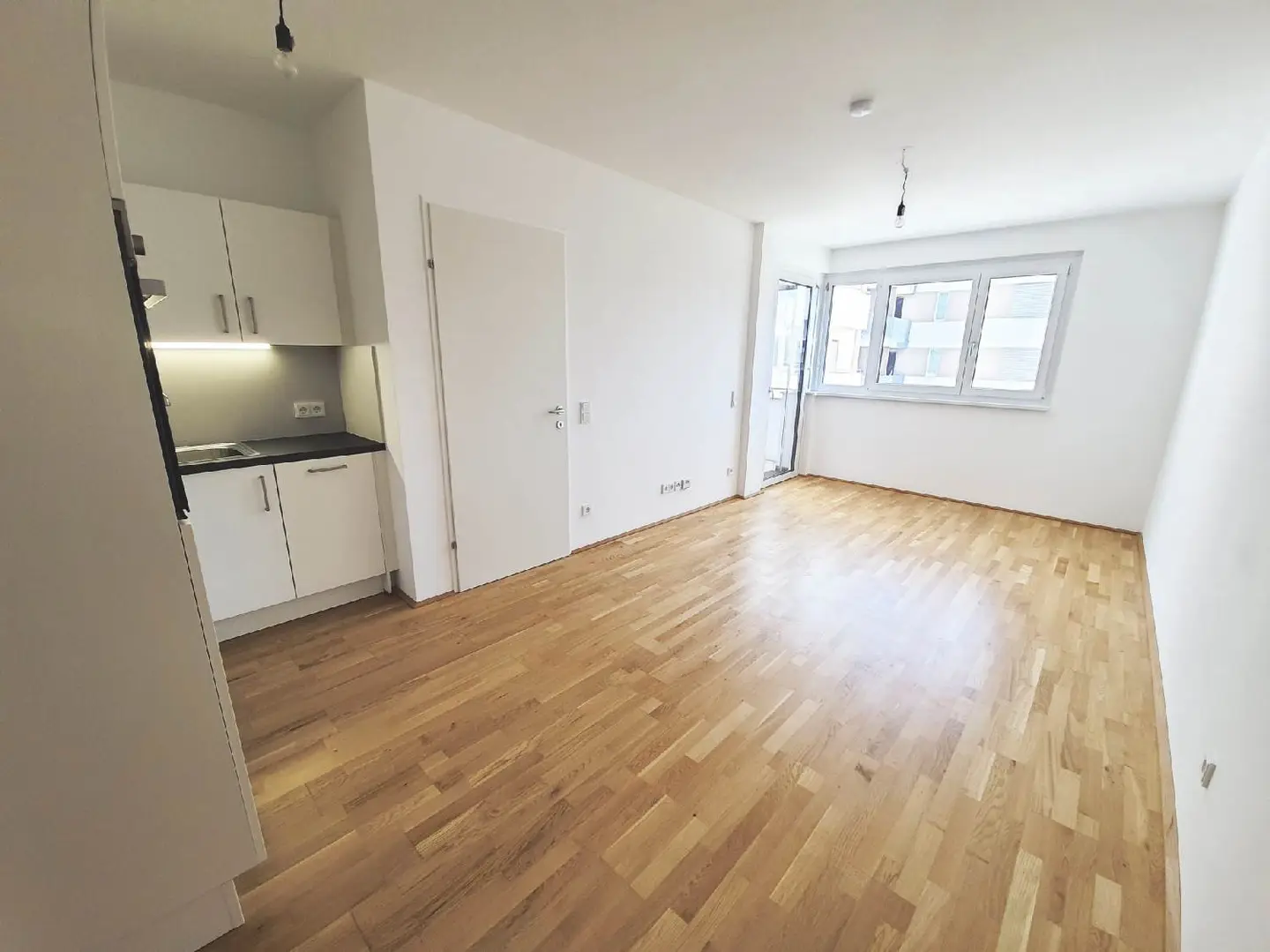 High quality new build apartment with loggia and parquet