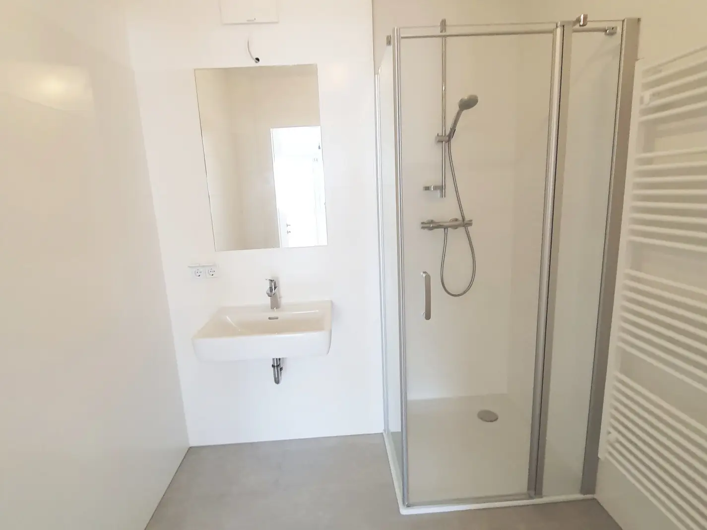High quality new build apartment with loggia and parquet