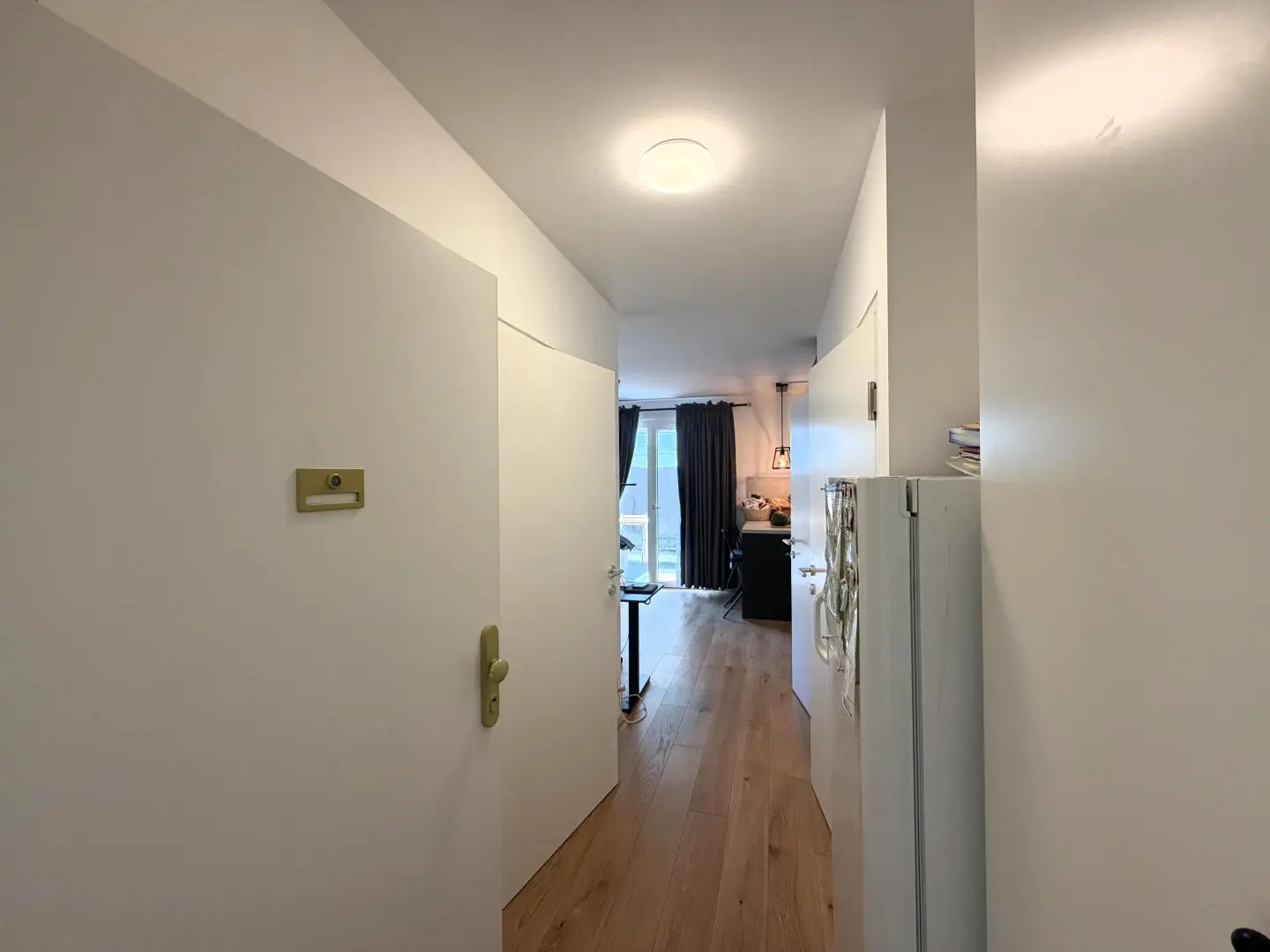 Sunny ground floor apartment with private garden and terrace