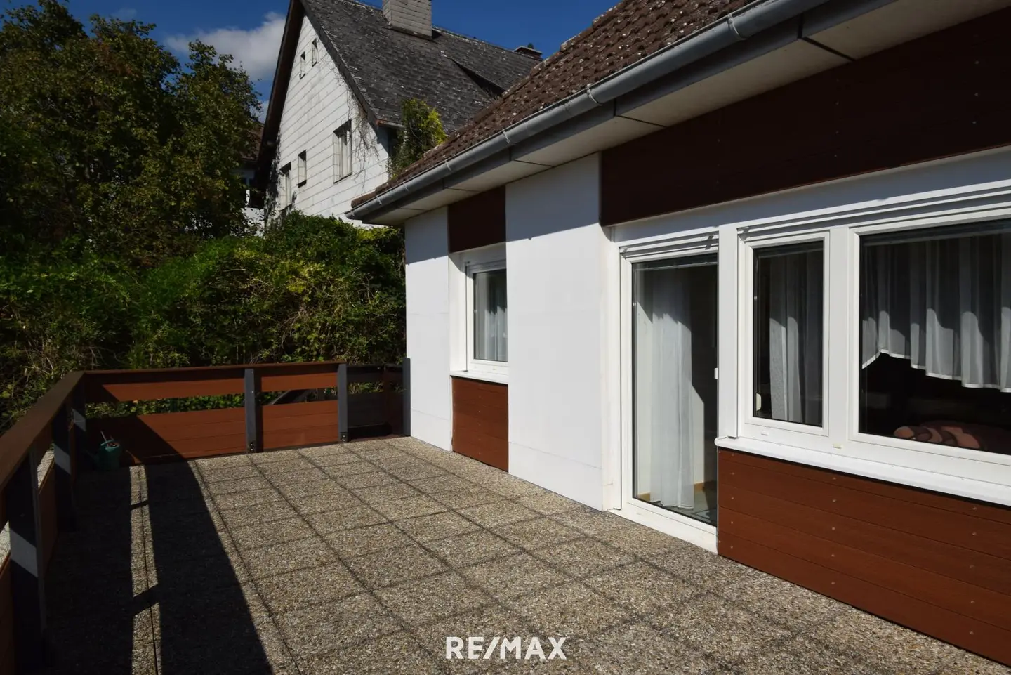 Sunny holiday apartment with garden and view to the abbey