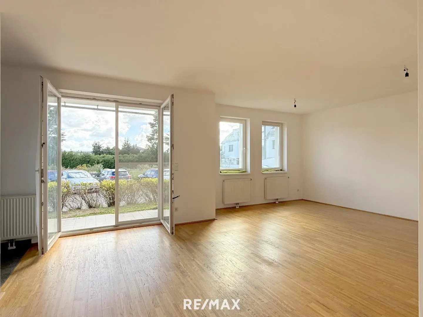 Bright Wohnung with two terraces and fireplace connection
