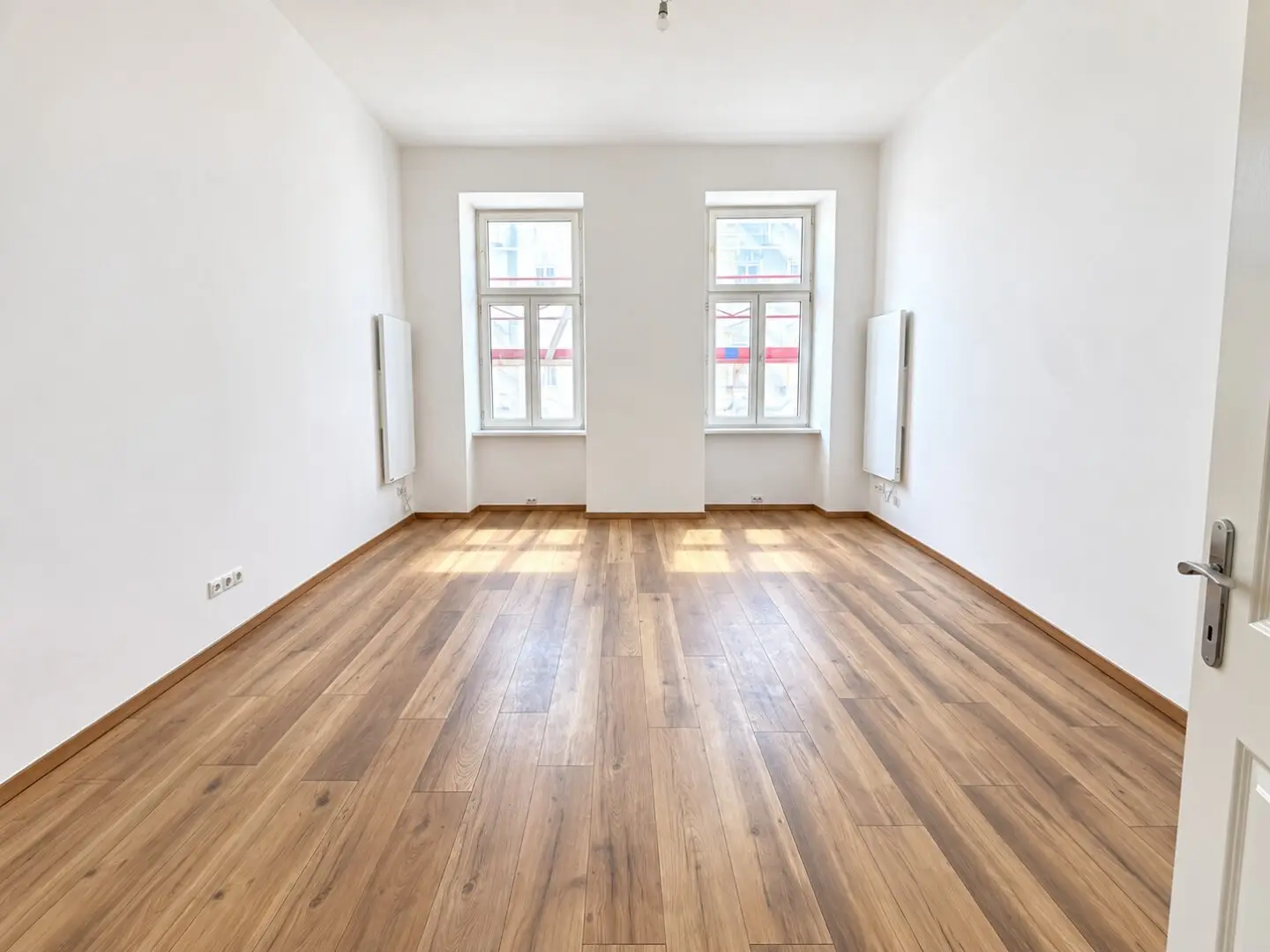 Studio apartment with Airbnb special permit and approved balcony