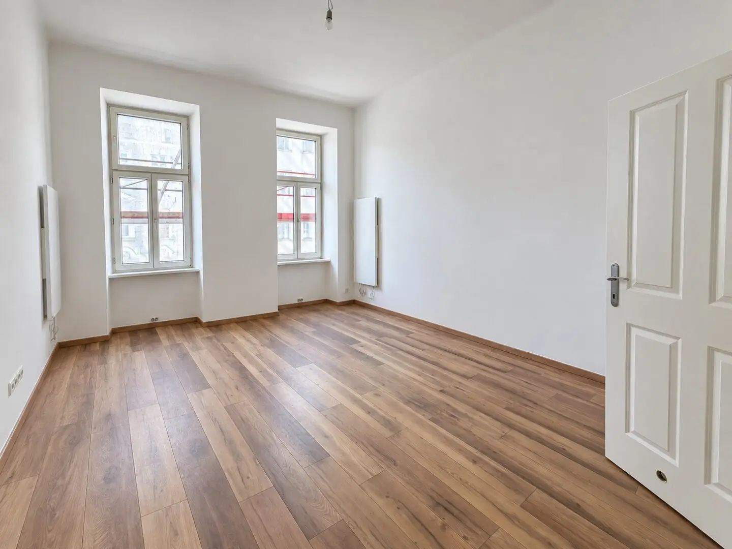 Studio apartment with Airbnb special permit and approved balcony