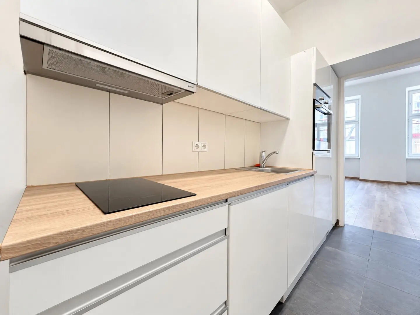 Studio apartment with Airbnb special permit and approved balcony