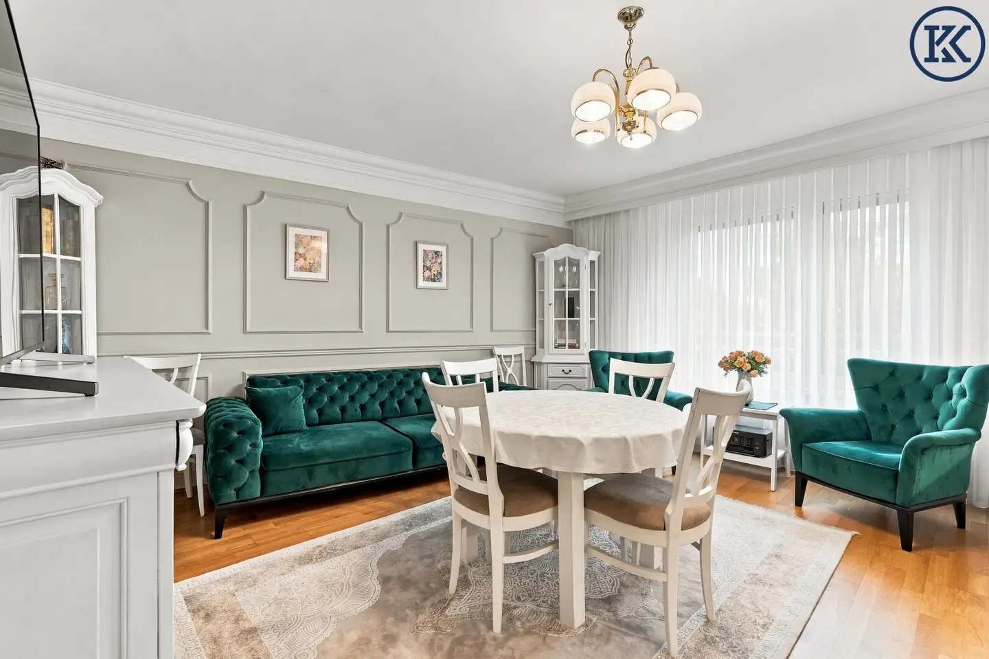 U4/U6 on the doorstep &amp; Schönbrunn around the corner: Well connected, furnished 4-room family apartment