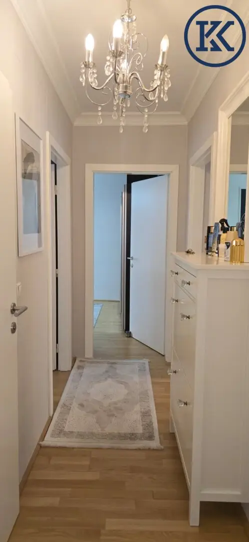U4/U6 on the doorstep &amp; Schönbrunn around the corner: Well connected, furnished 4-room family apartment