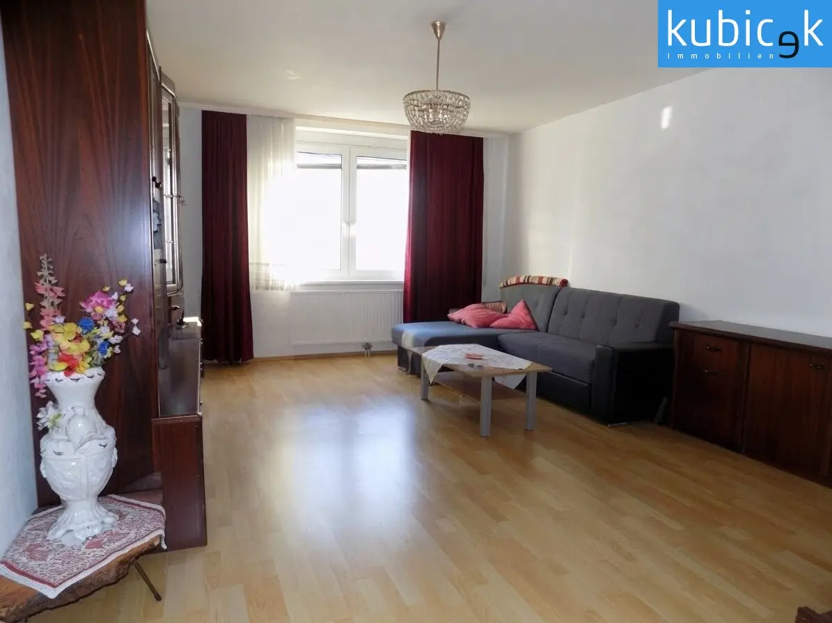 Spacious apartment with great potential in an attractive location