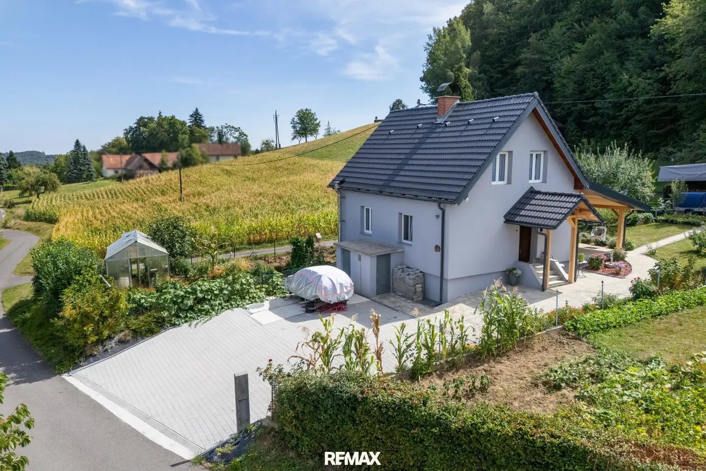 A Home to Feel Good In – Detached House with Garden and Forest in a Quiet Location
