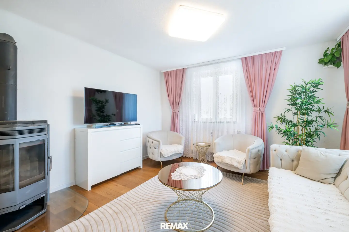 A Home to Feel Good In – Detached House with Garden and Forest in a Quiet Location